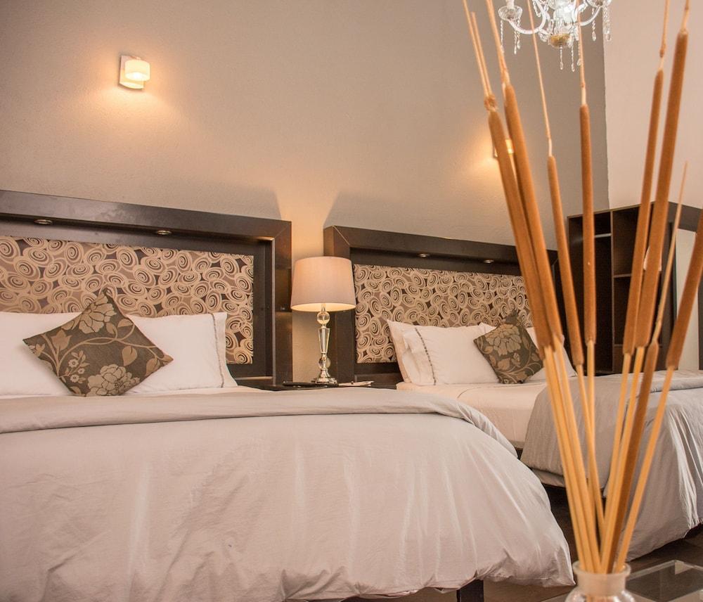 M Hoteles Concepto มอเรเลีย ภายนอก รูปภาพ