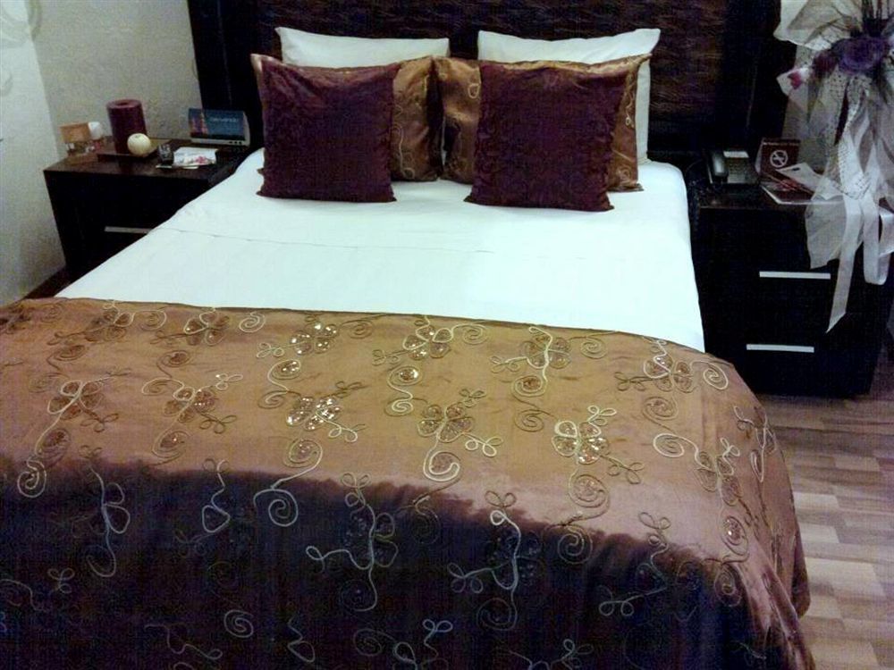 M Hoteles Concepto มอเรเลีย ภายนอก รูปภาพ