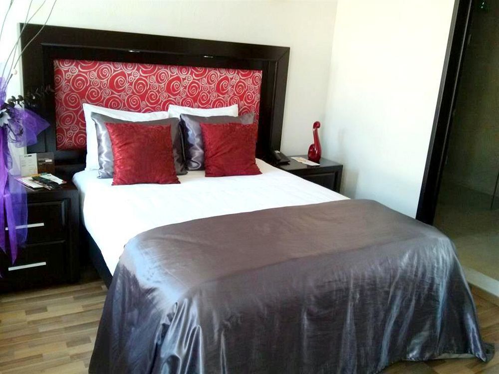 M Hoteles Concepto มอเรเลีย ภายนอก รูปภาพ